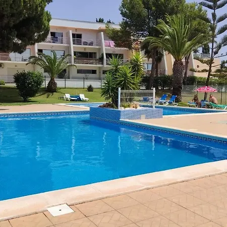 01 Sra Da Rocha Com Piscina E Ac - Casas & Papeis