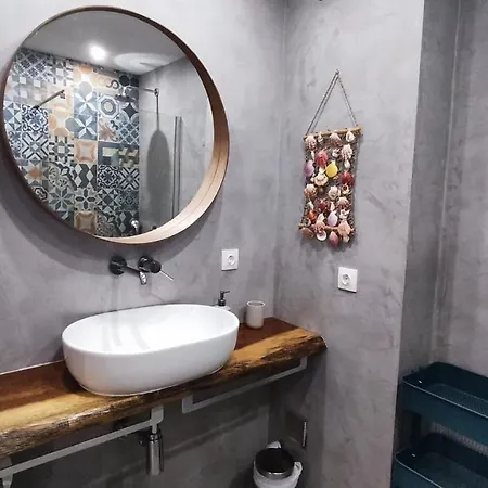 01 Sra Da Rocha Com Piscina E Ac - Casas & Papeis *