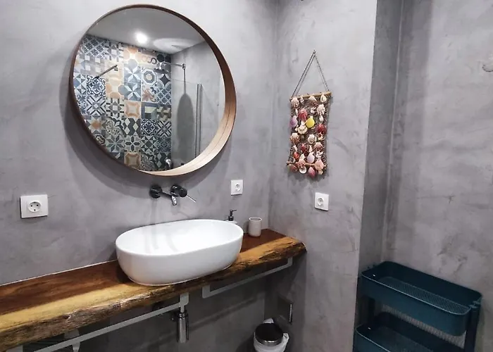 01 Sra Da Rocha Com Piscina E Ac - Casas & Papeis *