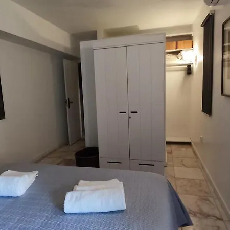 아파트 01 Sra Da Rocha Com Piscina E Ac - Casas & Papeis